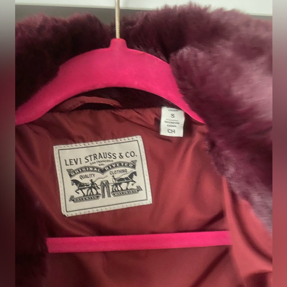 Levi’s Faux Fur Sporty Bomber Jacket - Picture 2 of 5